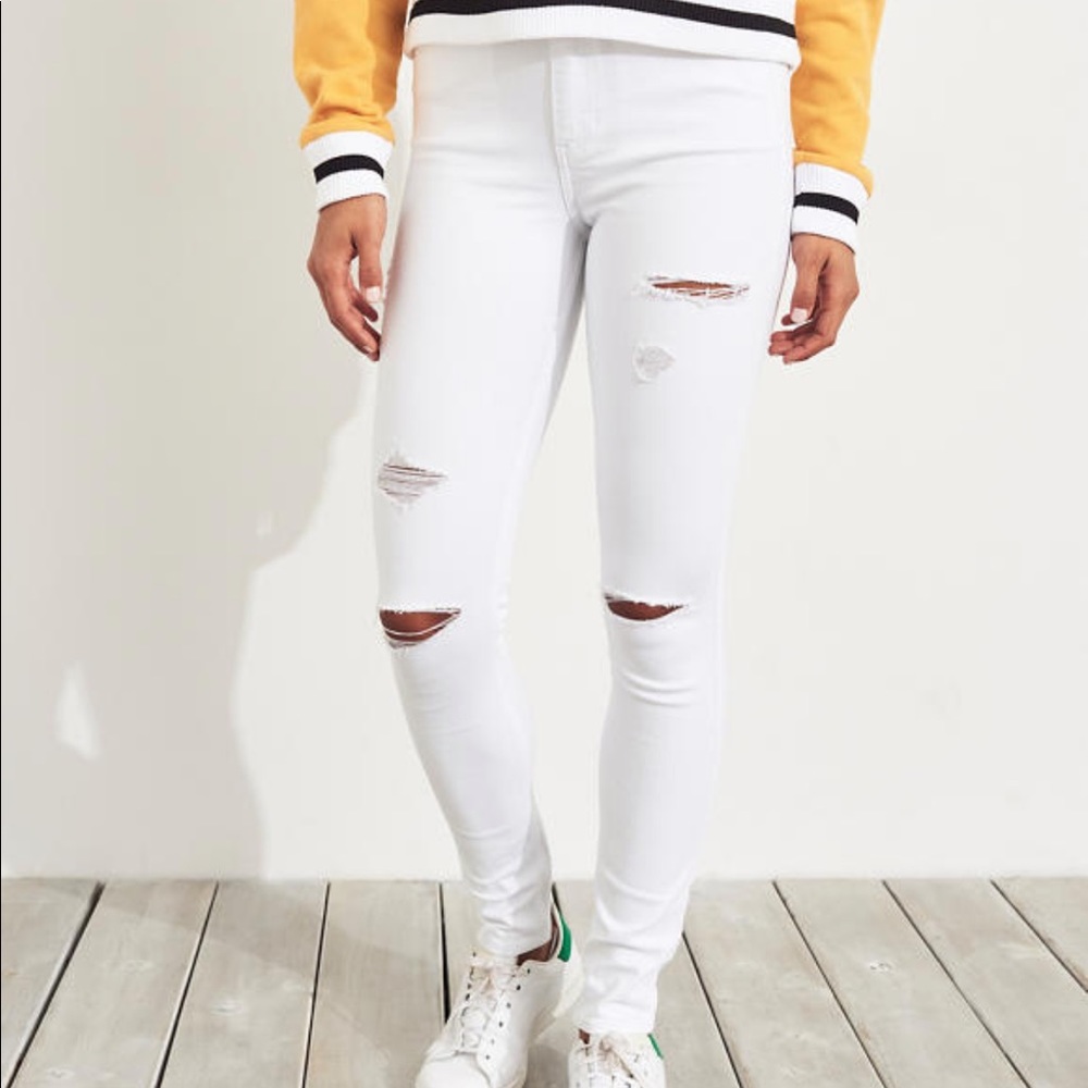 White distressed skinny jeans